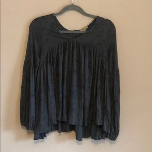 Grey flower pattered top